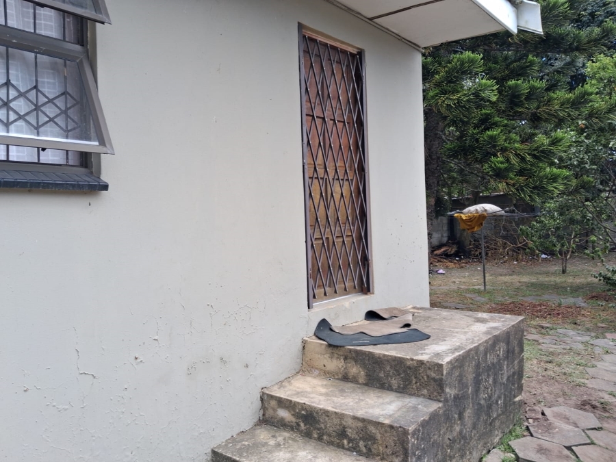 To Let 1 Bedroom Property for Rent in Summerpride Eastern Cape